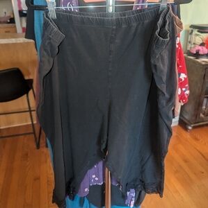 Roamans 34/36 4x lace Capri leggings